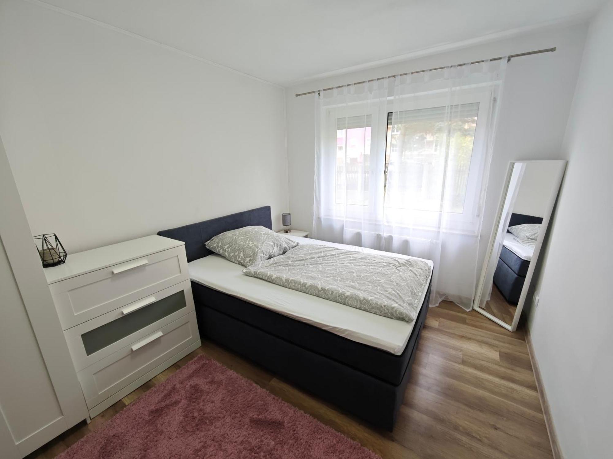 Fh-Naehe: Modernes Apt Mit Balkon Хоф Екстериор снимка