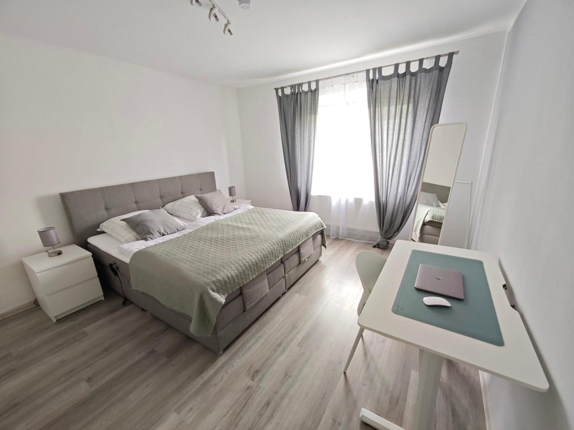Fh-Naehe: Modernes Apt Mit Balkon Хоф Екстериор снимка